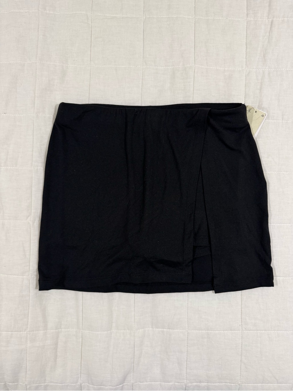 Ardene - Black Women’s Mini Skirt with Side Slit and Integrated Shorts
